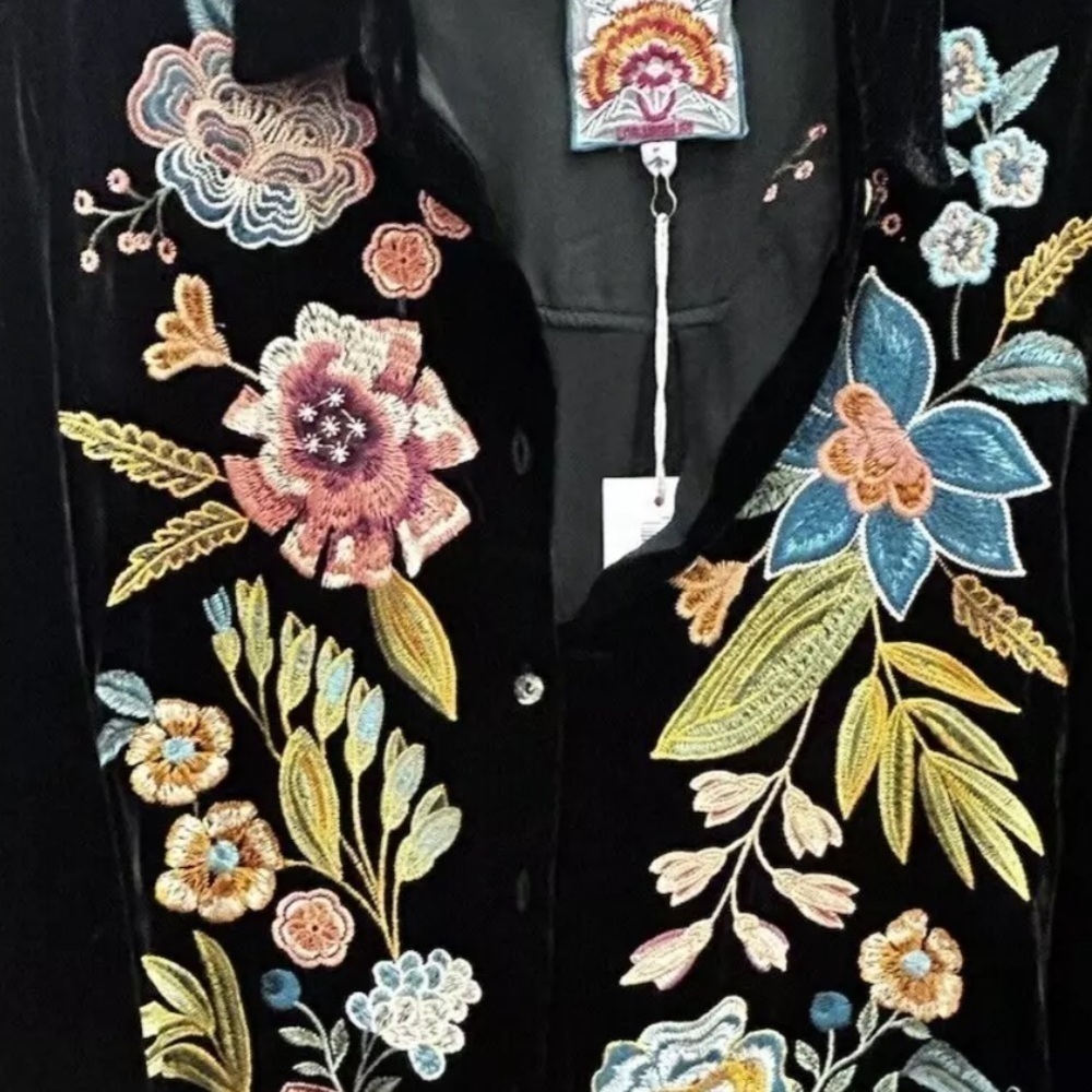 Johnny Was HEAVILY EMBROIDERED BIANCA VELVET OVERSIZED SHIRT NWT - Picture 11 of 11